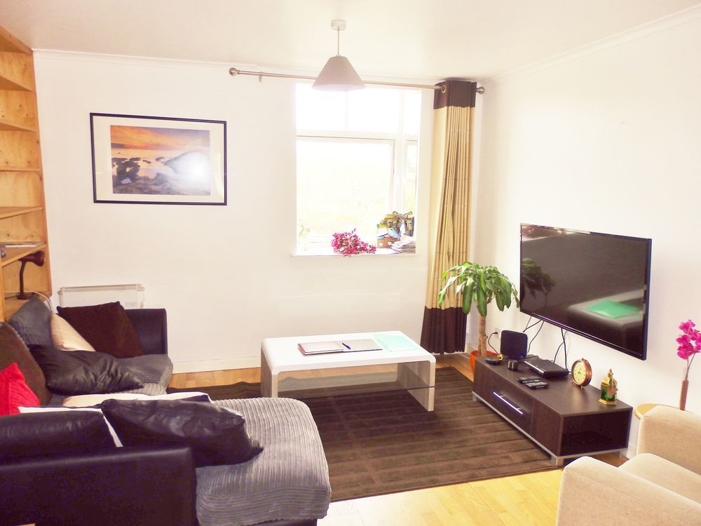 Excellent Location - City Centre - Parking - 4 Beds -2 Bedrooms Belfast Eksteriør bilde