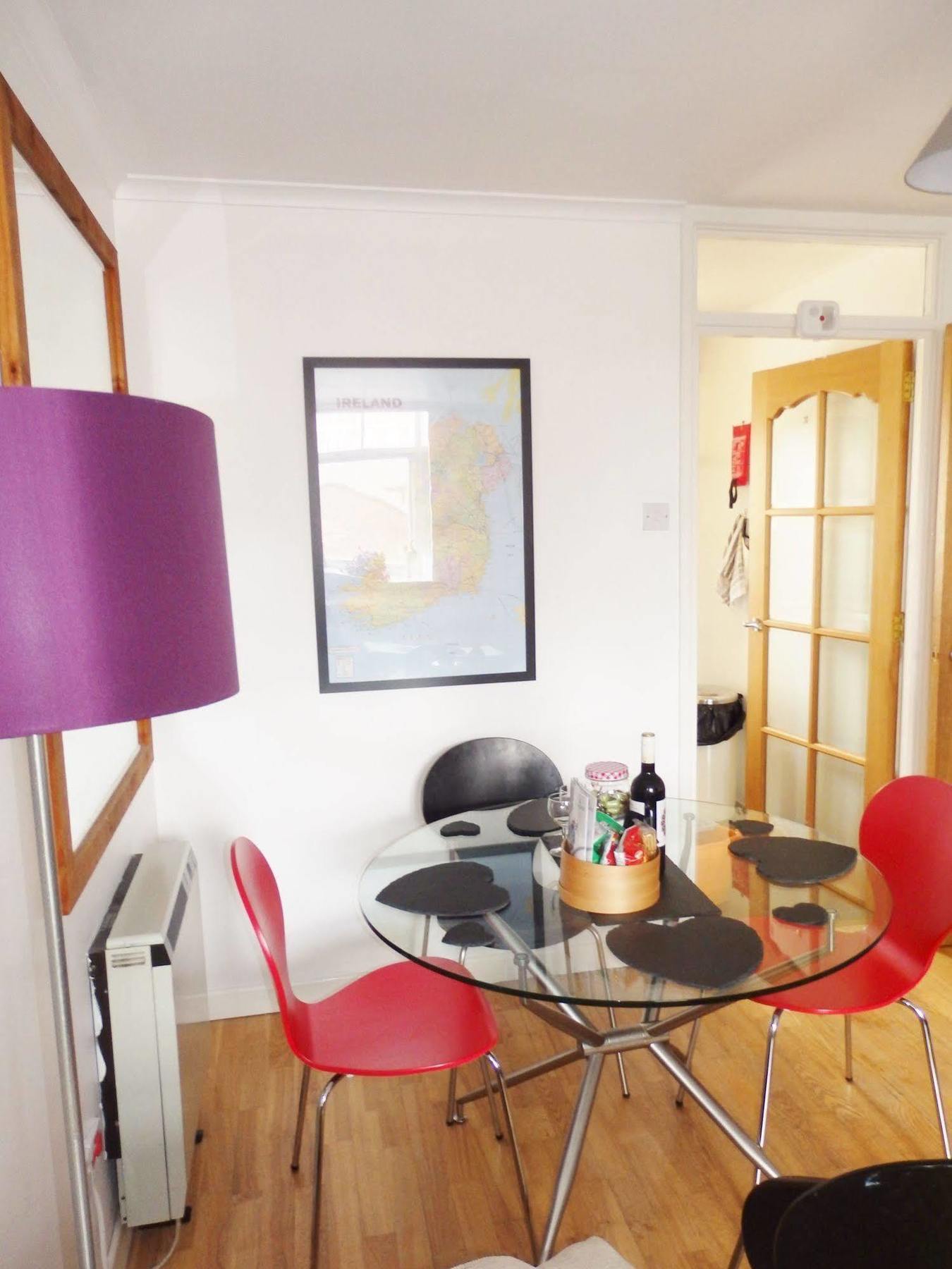 Excellent Location - City Centre - Parking - 4 Beds -2 Bedrooms Belfast Eksteriør bilde