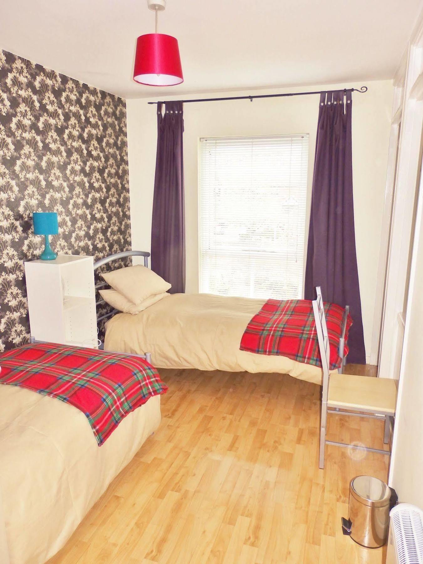 Excellent Location - City Centre - Parking - 4 Beds -2 Bedrooms Belfast Eksteriør bilde